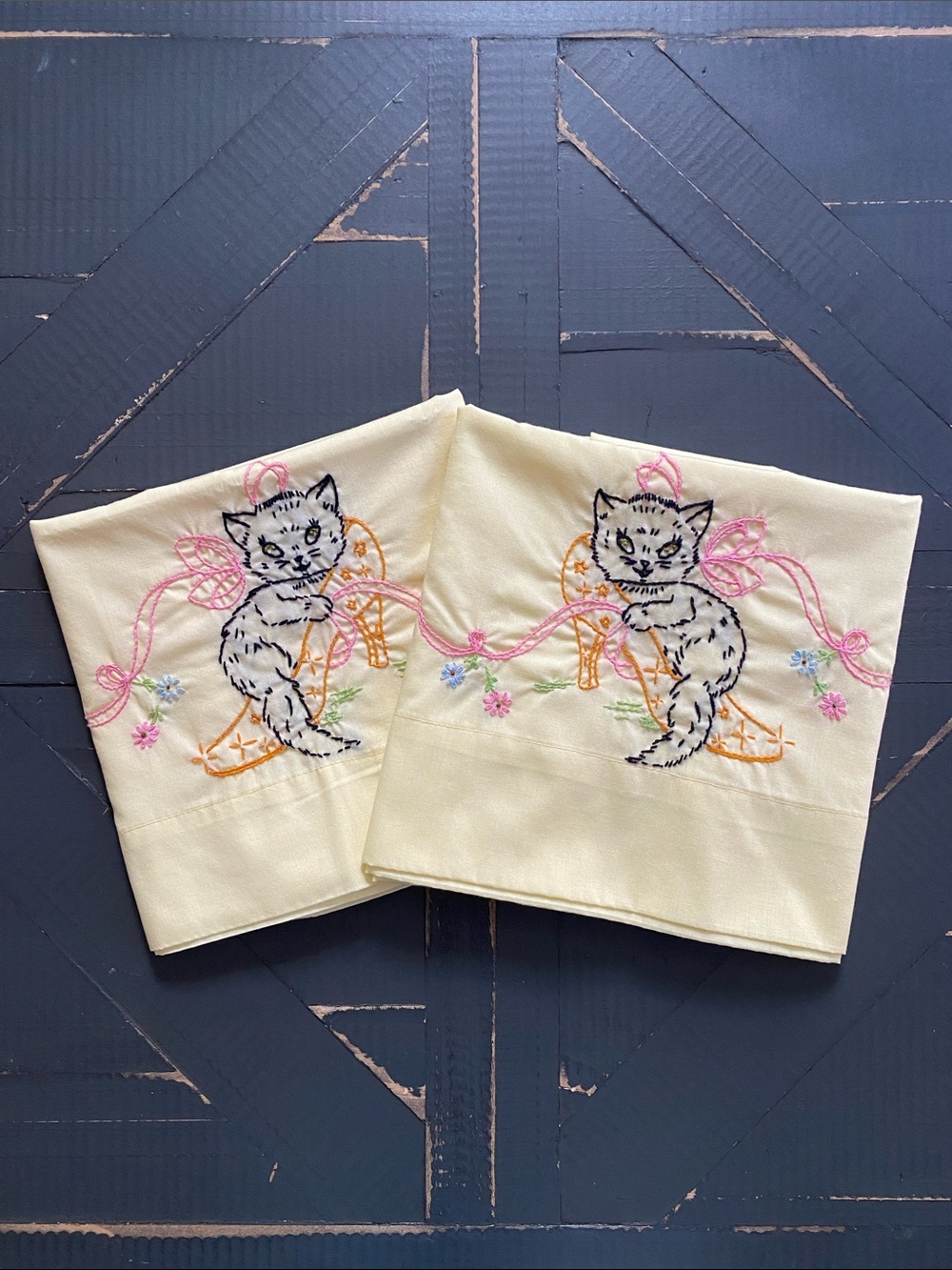 🐈‍⬛Vintage🐈‍⬛Embroidered Kitty Cat Standard Pillowcases
